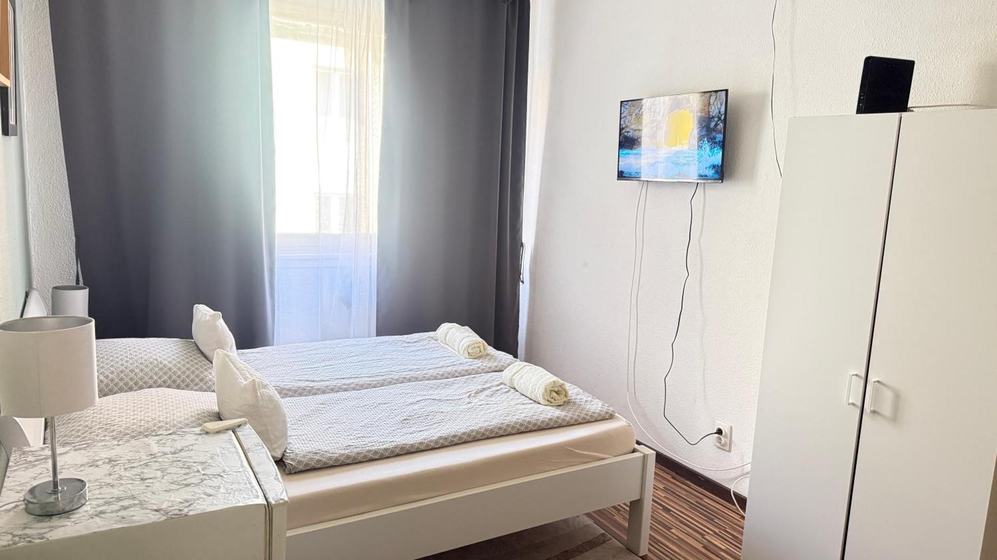 Hermina Apartmanok Westend — Photos 1